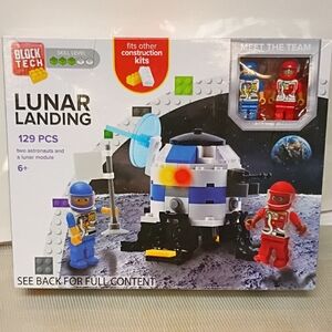 Lunar Landing Playset - Blue and Red